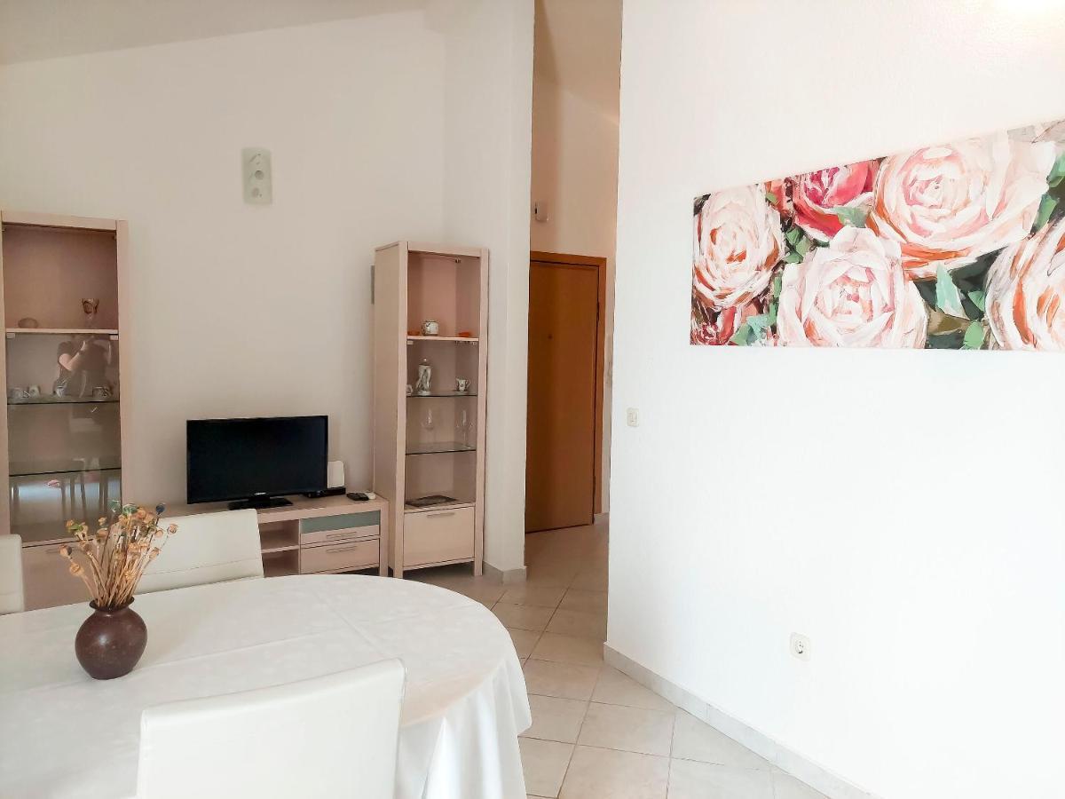 Apartment Zdravka Primošten Buitenkant foto