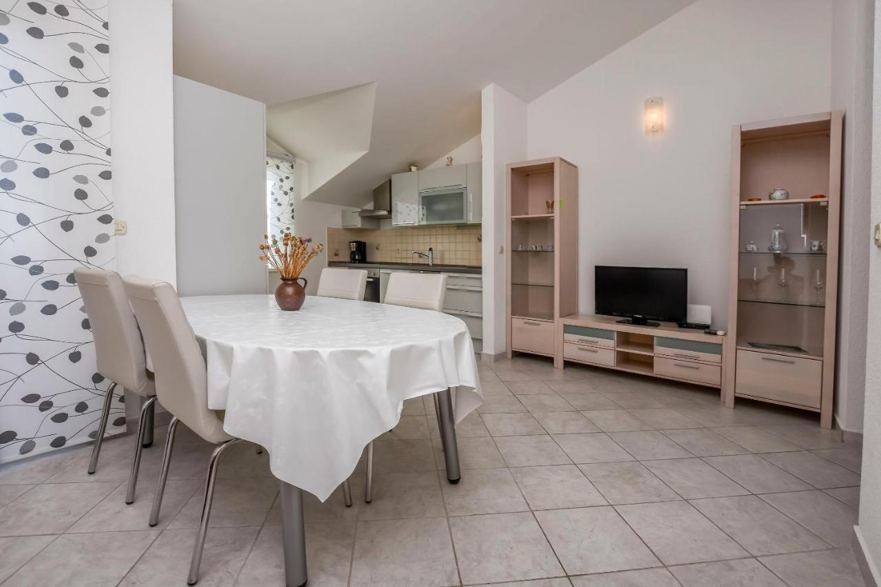 Apartment Zdravka Primošten Buitenkant foto